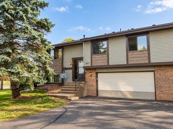 2817 Wimbledon Rdg, Woodbury, MN 55125