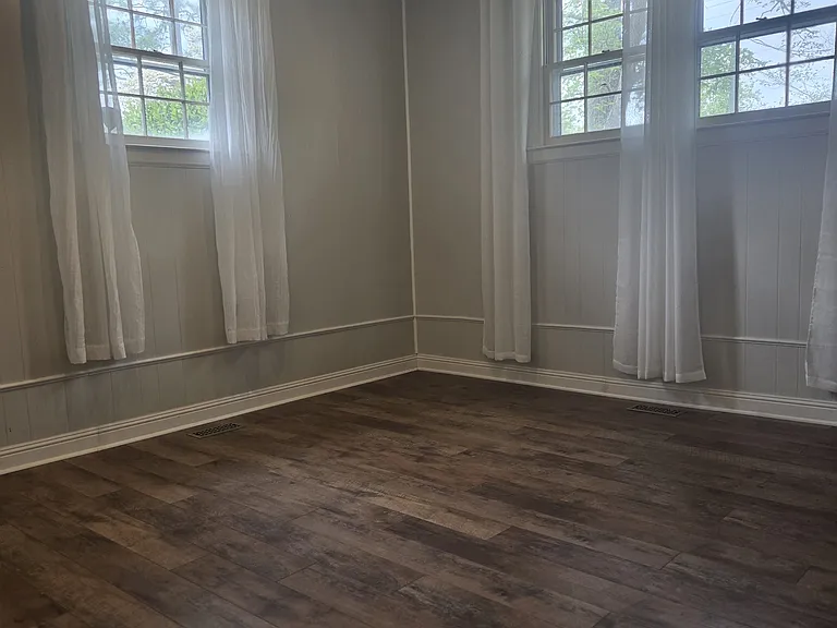 2439 Dartmouth Dr — Photo 17