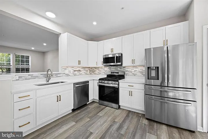 8880 Papillon Dr — Photo 8