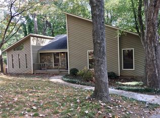 140 Winterberry Ct, Roswell, GA 30076