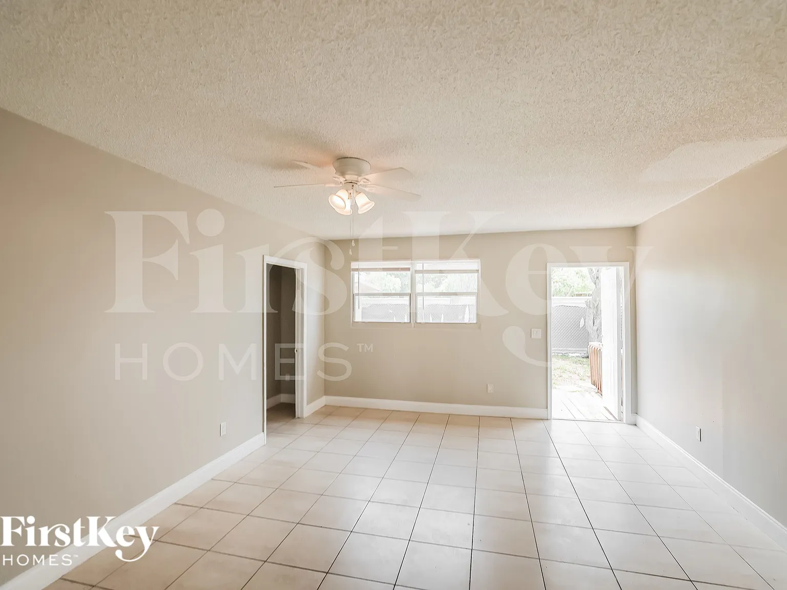 4 bed, 2.0 bath, 1850 sqft, $3,965 — Photo 4