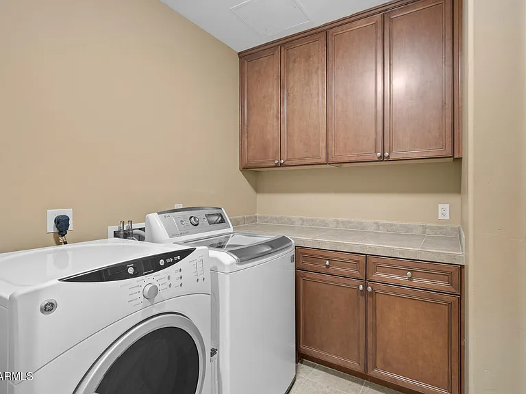 2211 E Camelback Rd #207 — Photo 26