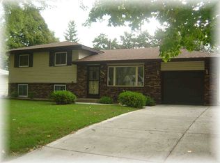 1540 Dixon Dr, Saint Paul Park, MN 55071