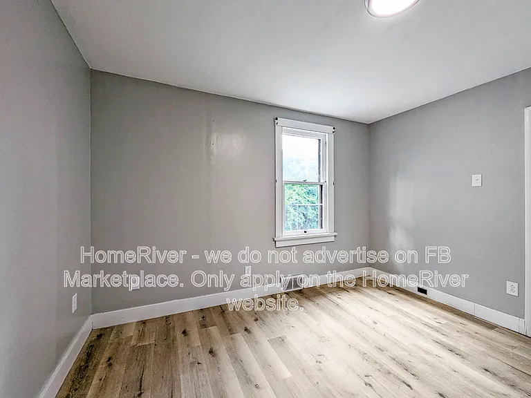 1323 Leaside Dr — Photo 12