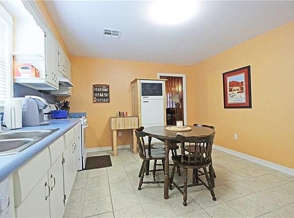 5th image of 802 Breanon St