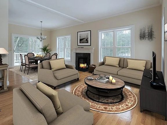 3rd image of 660 Mayflower Cir