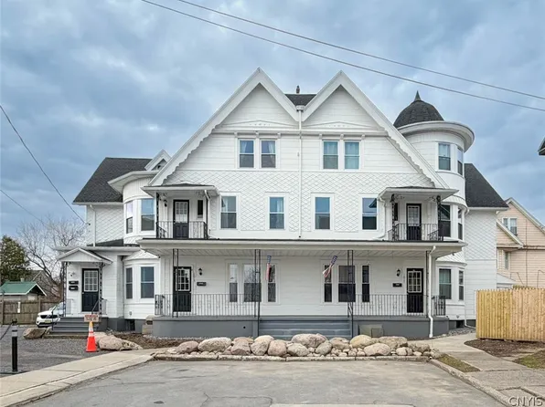 1017 White Pl, Utica, NY