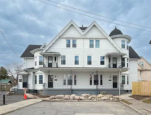 1017 White Pl Photo 1