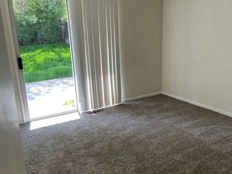 7635 Devonshire Ln — Photo 10