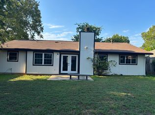 903 E Logan St, Round Rock, TX 78664