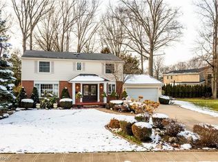 110 Glenview Dr, Avon Lake, OH 44012
