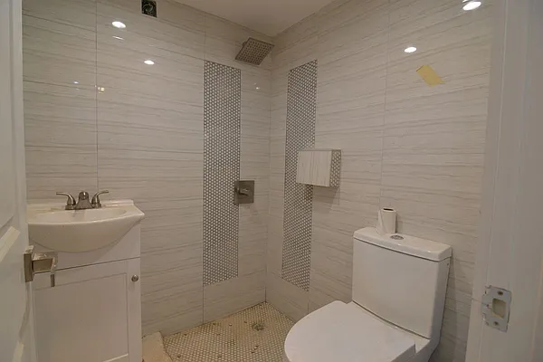 Rented by Yup Realty LLC | media 26