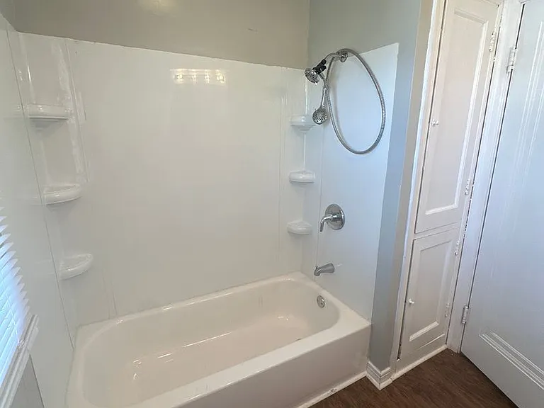 1520 W Jackson St — Photo 9