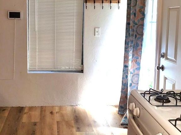 5th image of 23530 Lake Dr #3