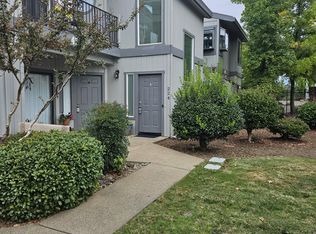 426 Ridgecrest Trl APT 224, Redding, CA 96003