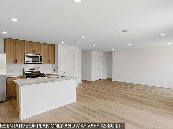 4th image of 40423 Shadow Creek Ln