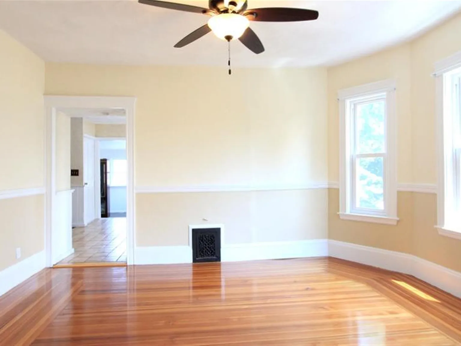 4 bed, 1.5 bath, $4,800 — Photo 3