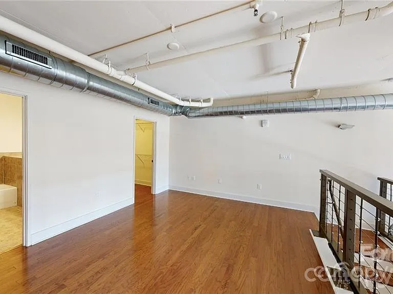 715 N Graham St #305 — Photo 5
