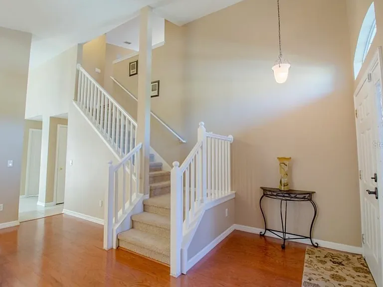 1906 Great Falls Way — Photo 2