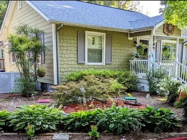 437 Mount View Dr, Tunnel Hill, GA 30755