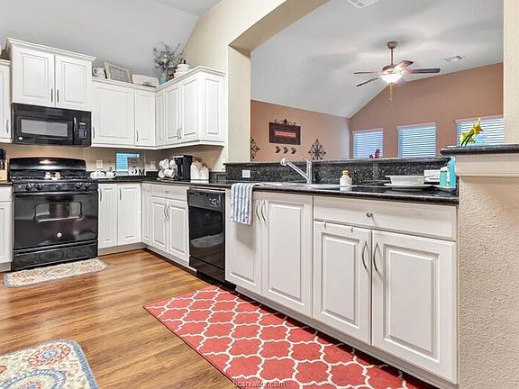 4th image of 5125 Stewart Dr