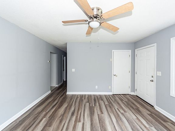 4th image of 107 Greenhurst Ave