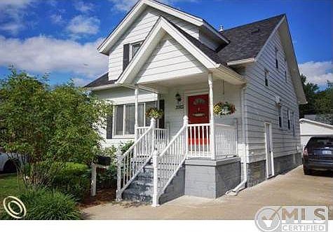 Charming curb appeal!