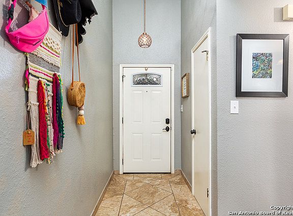 2nd image of 13918 Crooked Hollow Dr