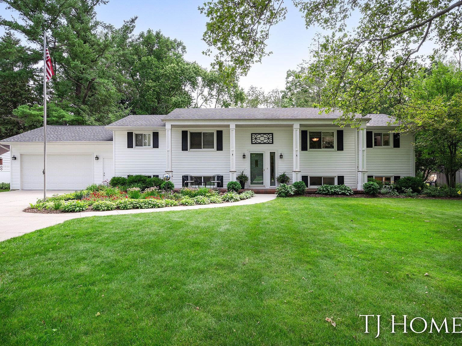 1008 Collindale Ave NW, Grand Rapids, MI 49504 Zillow