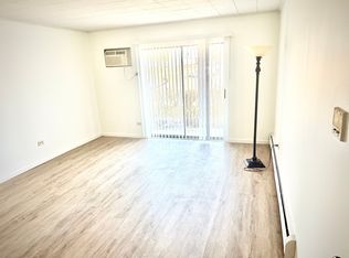 267 Shorewood Dr APT Gb, Glendale Heights, IL 60139