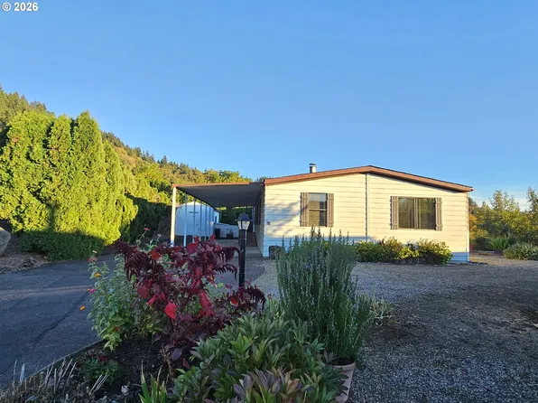5400 Meeker Dr Unit 33, Kalama, WA 98625