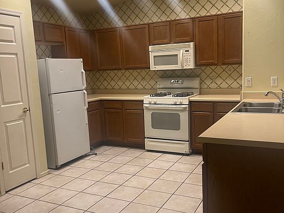4th image of 2864 E Paseo La Tierra Buena