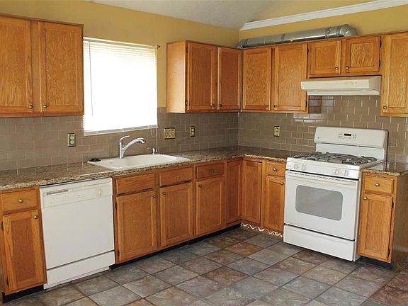 5th image of 2919 Berlinetta Dr