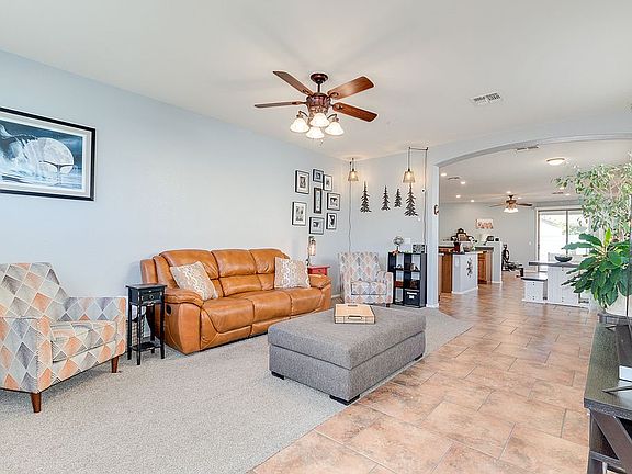 3rd image of 3004 W Belle Ave
