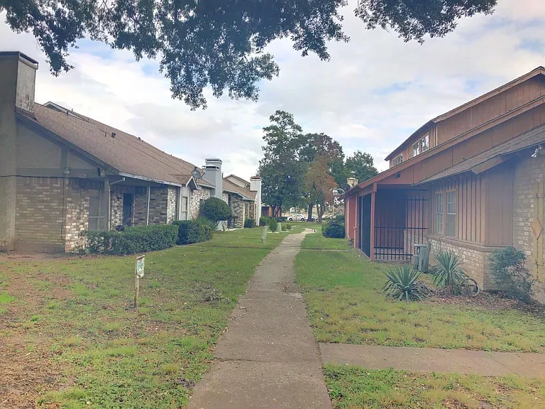 12335 W Village Dr #A — Photo 20