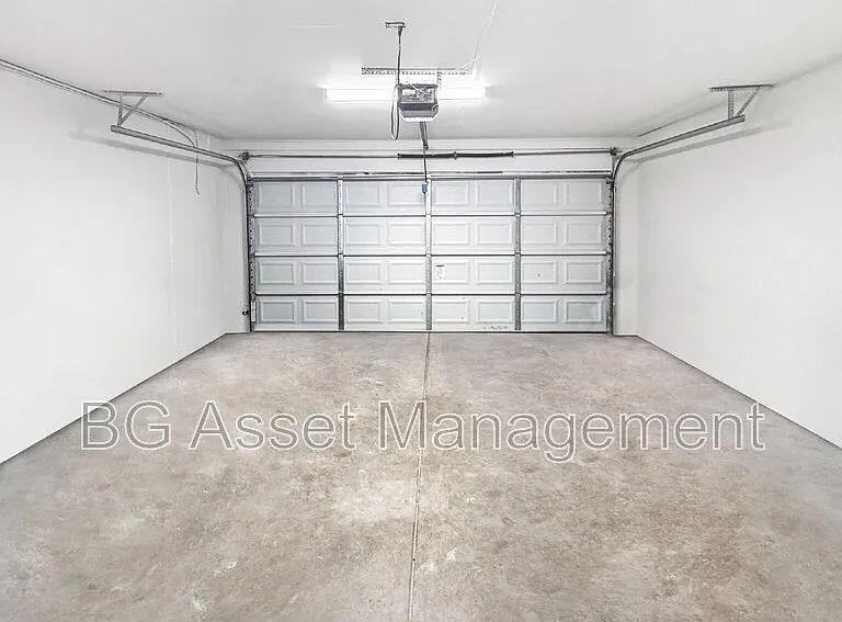 1755 Emeric Ave — Photo 7
