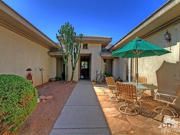 3rd image of 79805 Amalfi Dr