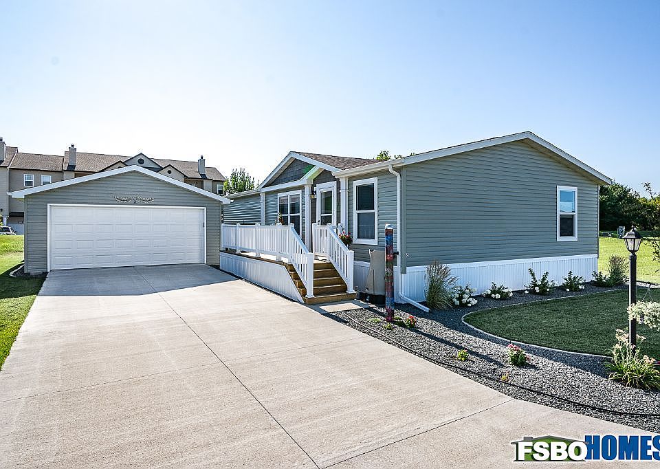 1st image of 9602 Bishop Dr Unit 6