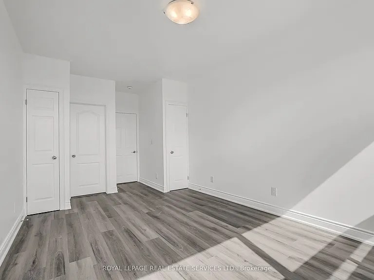 2820 Danforth Ave #301 — Photo 9