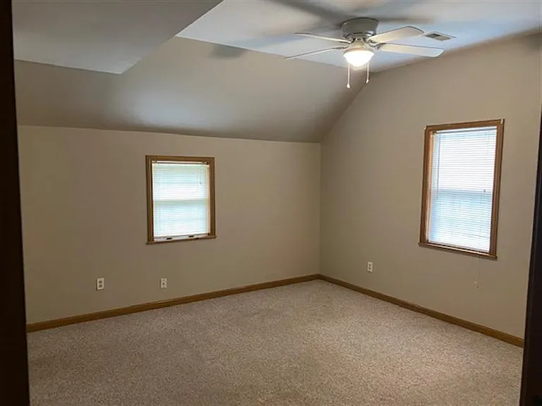 311 E Culton St — Photo 14