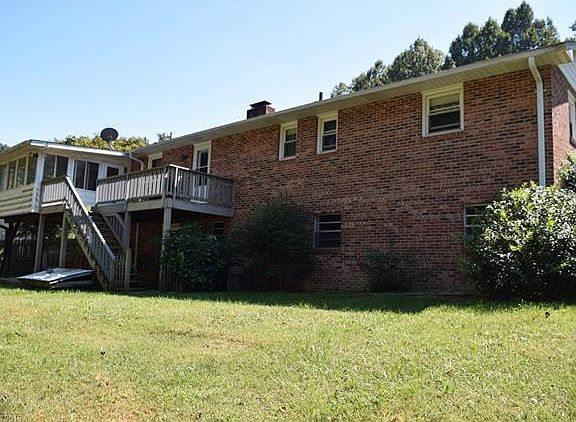 2nd image of 1970 Cambridge Dr