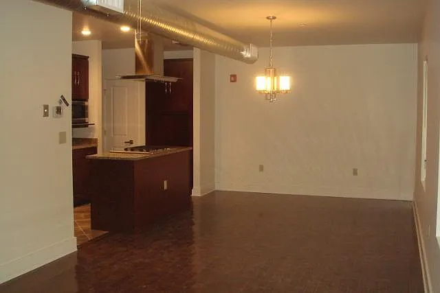 Building Photo - 33 W North Ave #3B
