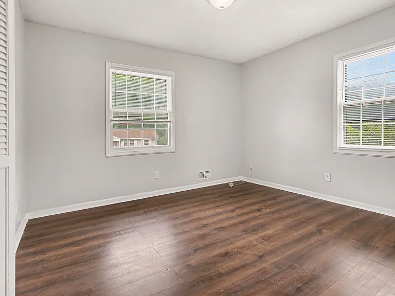2120 Sandgate Cir — Photo 15
