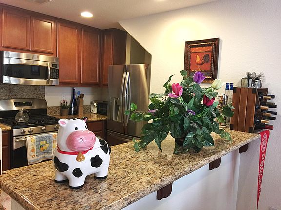 4th image of 2112 Beech Cir