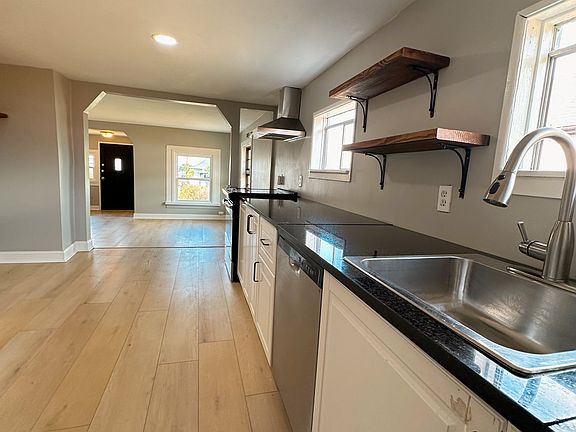 5th image of 1570 W Alaska Pl
