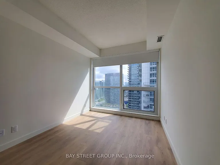 27 McMahon Dr #2209 — Photo 7