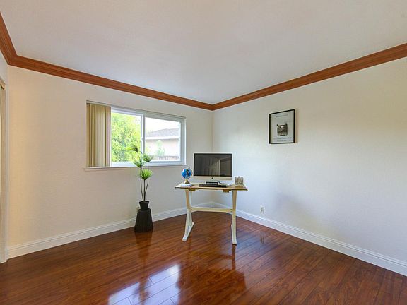 5th image of 2416 Glen Fox Ct