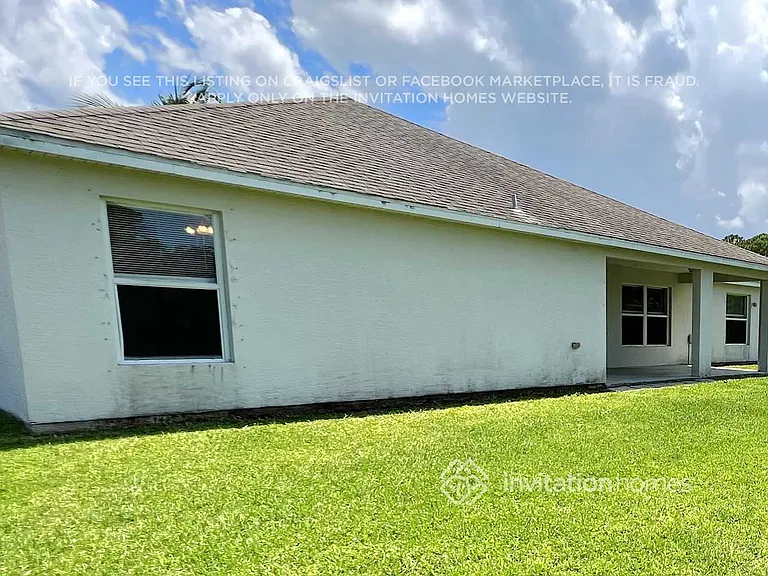261 NE Granduer Ave — Photo 14