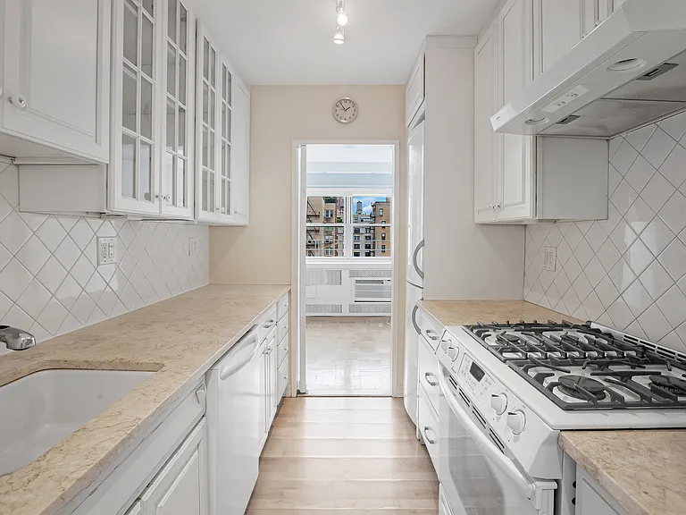 40 E 78th St #15A — Photo 5