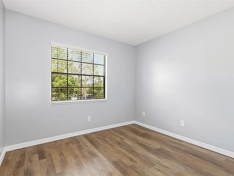 10 N Fairfax Ave #10 — Photo 37